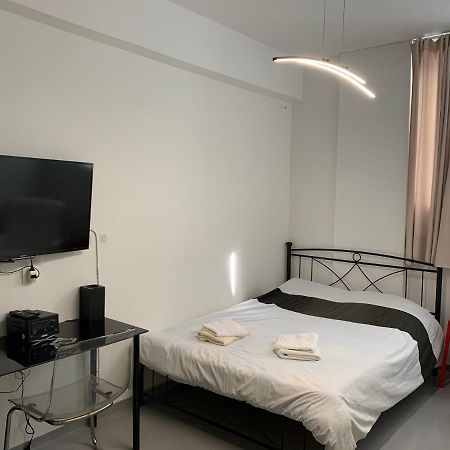Holodek Apartments Ground & Semibasement Atina Dış mekan fotoğraf