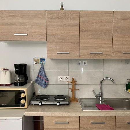 Holodek Apartments Ground & Semibasement Atina Dış mekan fotoğraf