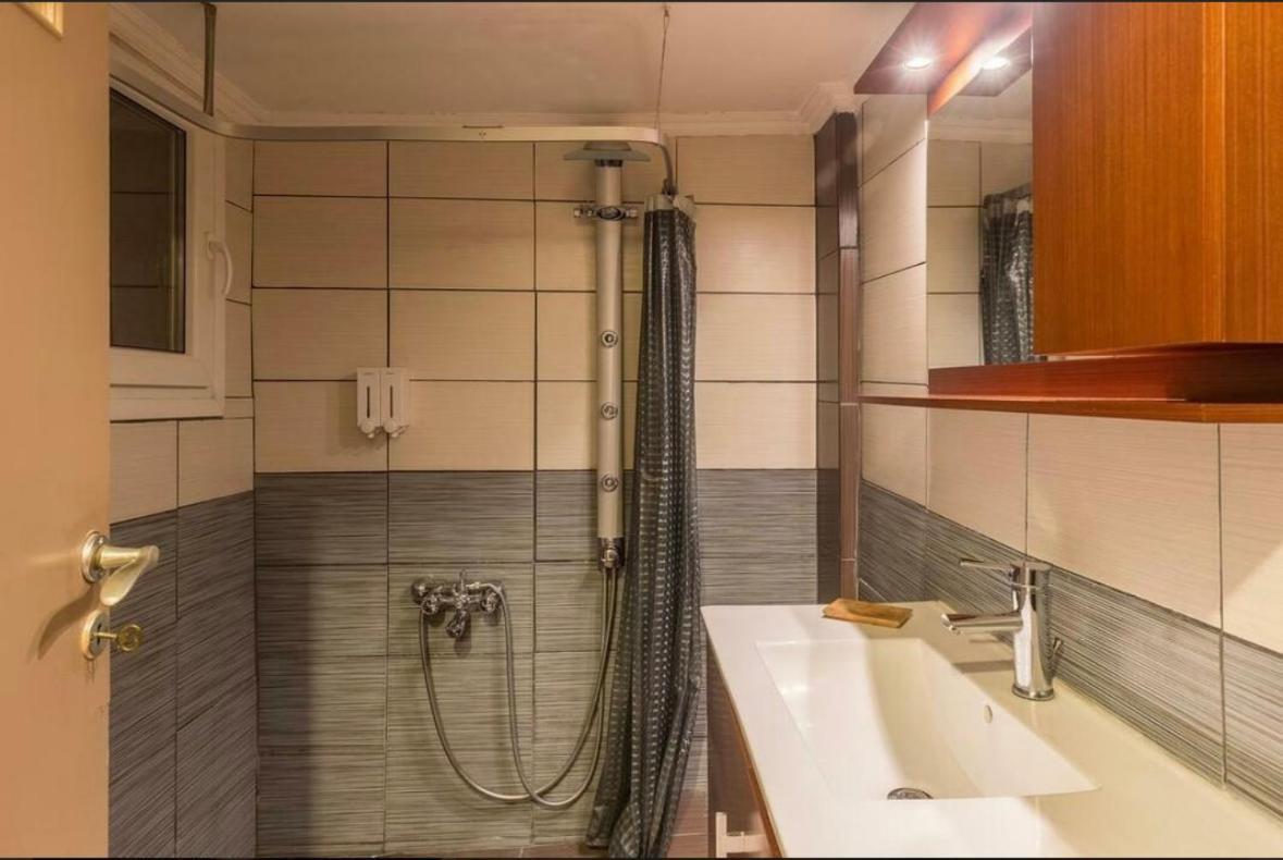 Holodek Apartments Ground & Semibasement Atina Dış mekan fotoğraf
