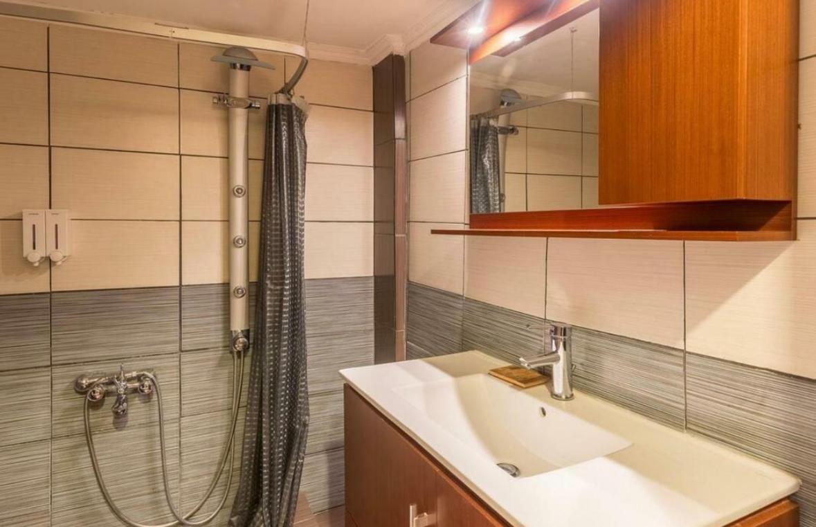 Holodek Apartments Ground & Semibasement Atina Dış mekan fotoğraf